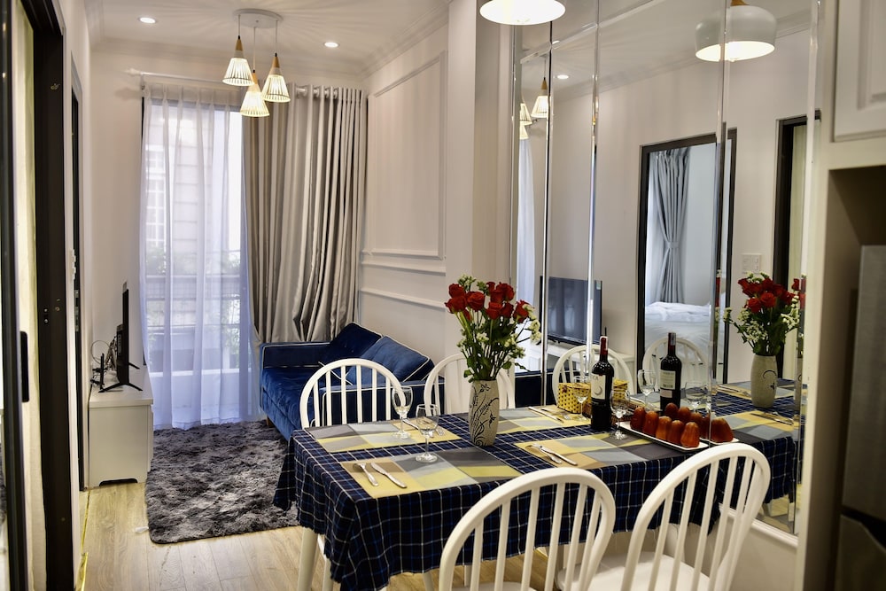 New Luxury Apartment in City Center view 2
