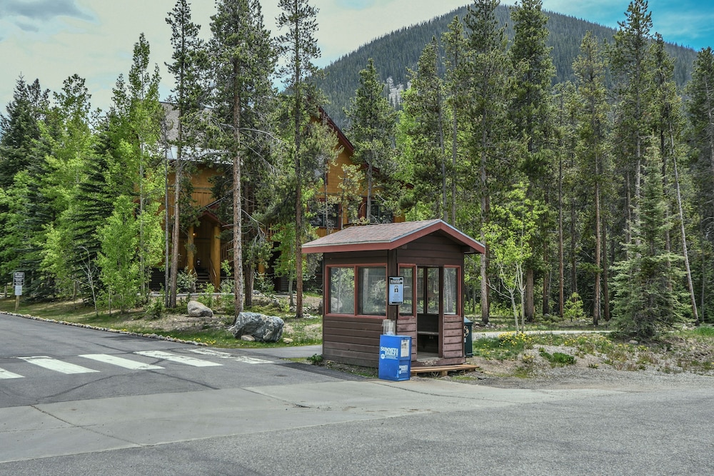 Trappers Crossing 8769