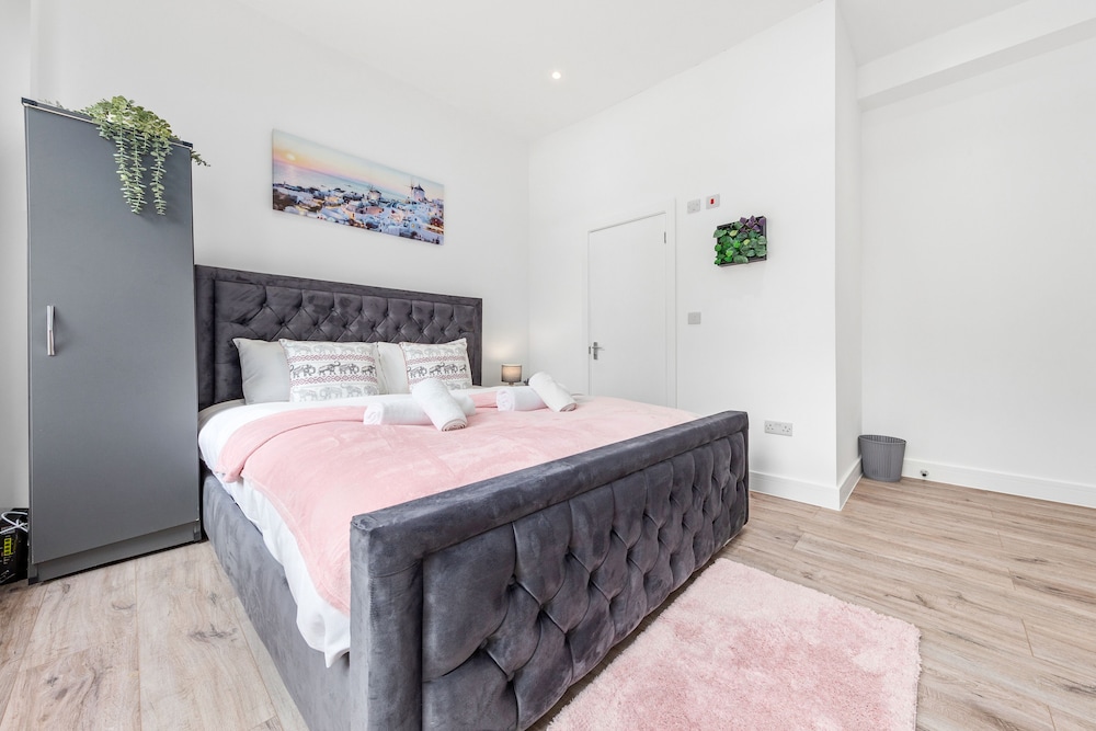 Charming Ensuite Room in Finsbury Park London N19