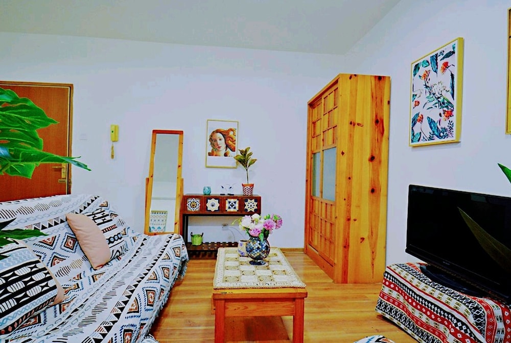 Avatar Persia Impression Queen Bed & High Rise View view 5