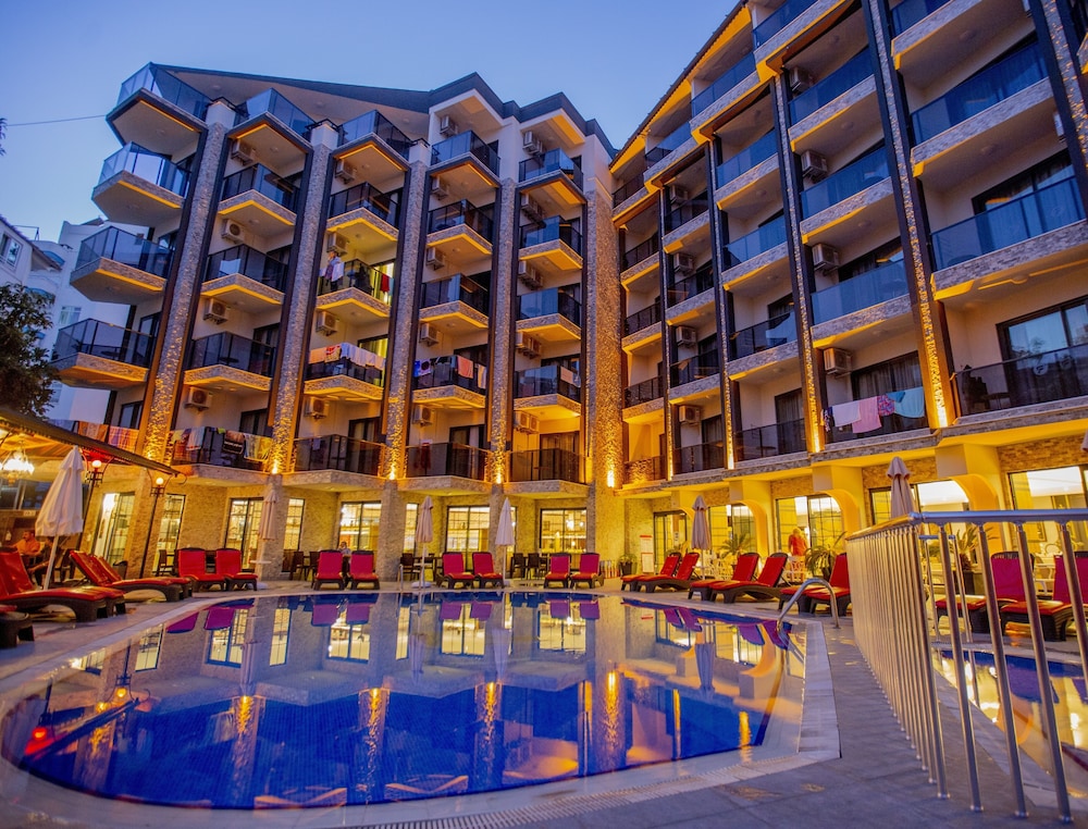 Hotel Fatih Hotel Kleopatra - Image 1