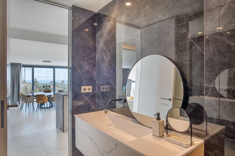 Sunrise Villa Marbella by Lodgerstrip