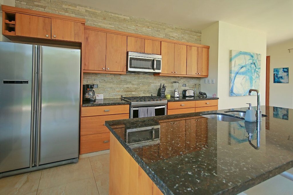 4 Master Suite Villa in Casa Linda view 5