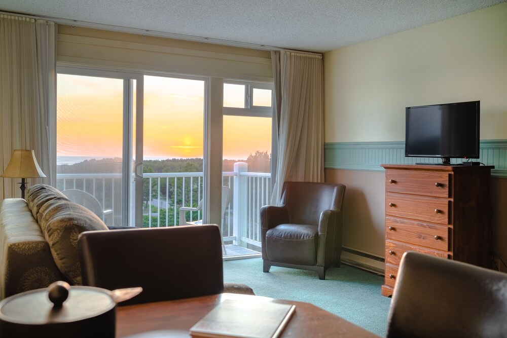 Chateau Westport Resort
