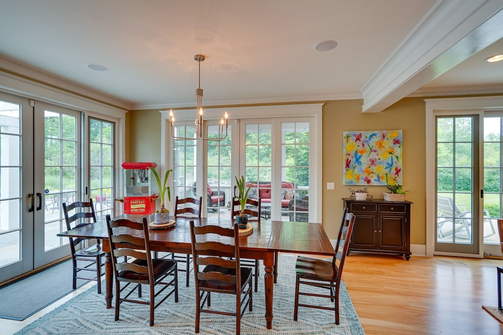 Stockbridge Retreat w/ Pool & Hot Tub!