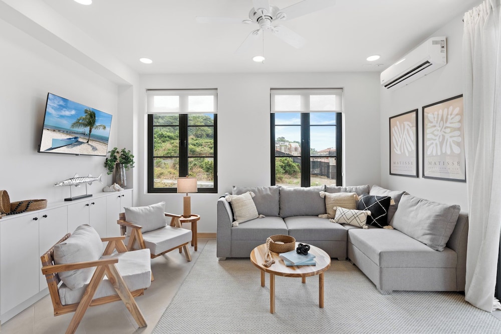Stunning 3-BD Beachside Home with Small Pool