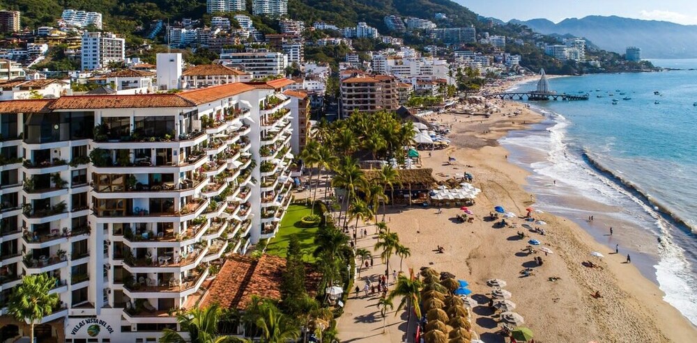 Ocean View 2Br Condo-balcony-beach-pool - 610
