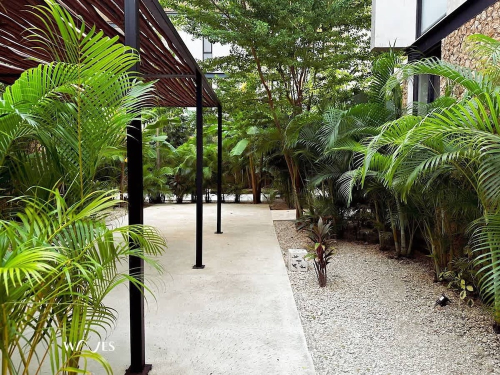 Spacious 2 BR Apartment With Private Pool Top Amenities