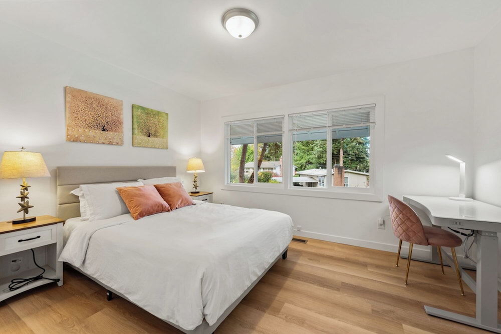 Parkside Escape Oasis in Bellevue fully fenced