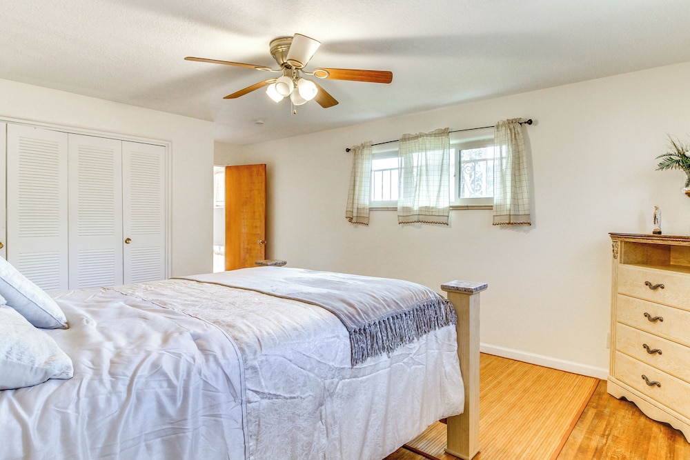 Mtn Views, Patio + Grill: Family Home, 6 Mi to UNM