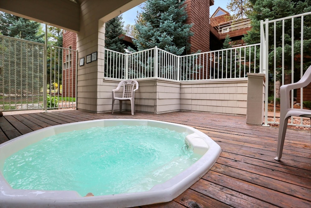 River Glen 107c 2 Bedroom Condo