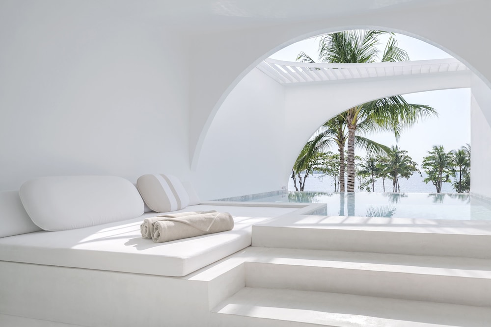 SALA Samui Chaweng Beach Resort