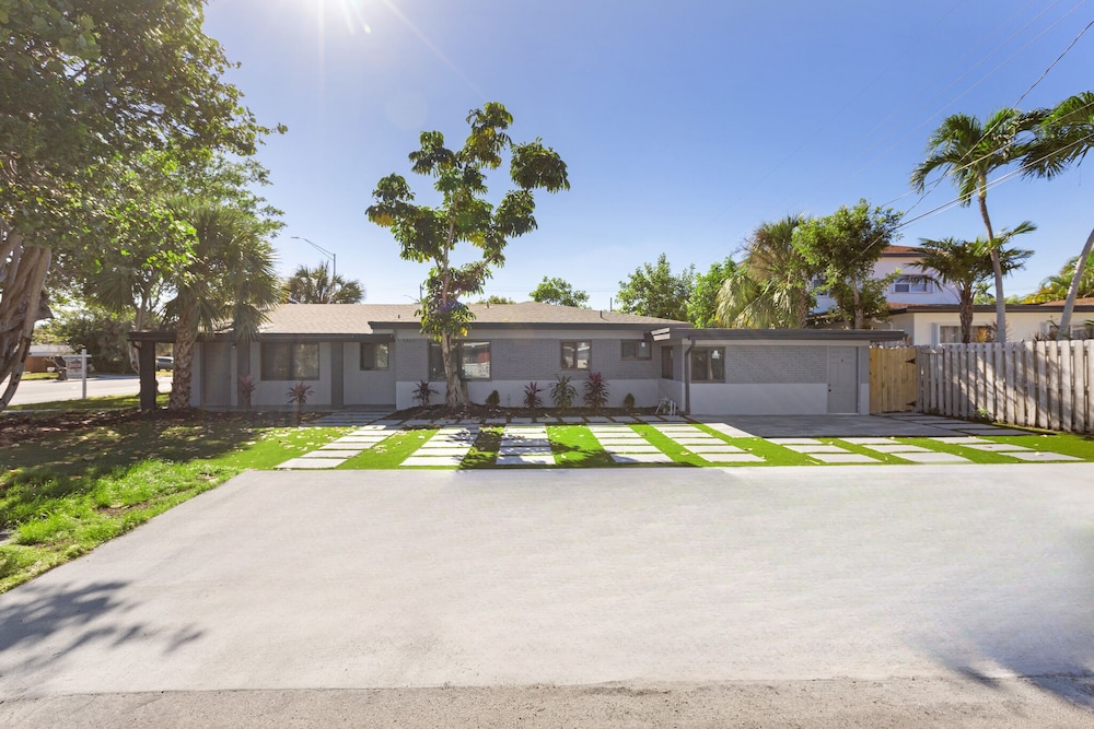 Hotel Oasis by Alani Bay Fort Lauderdale - Image 1