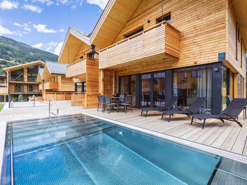Attractive Holiday Home With Pool