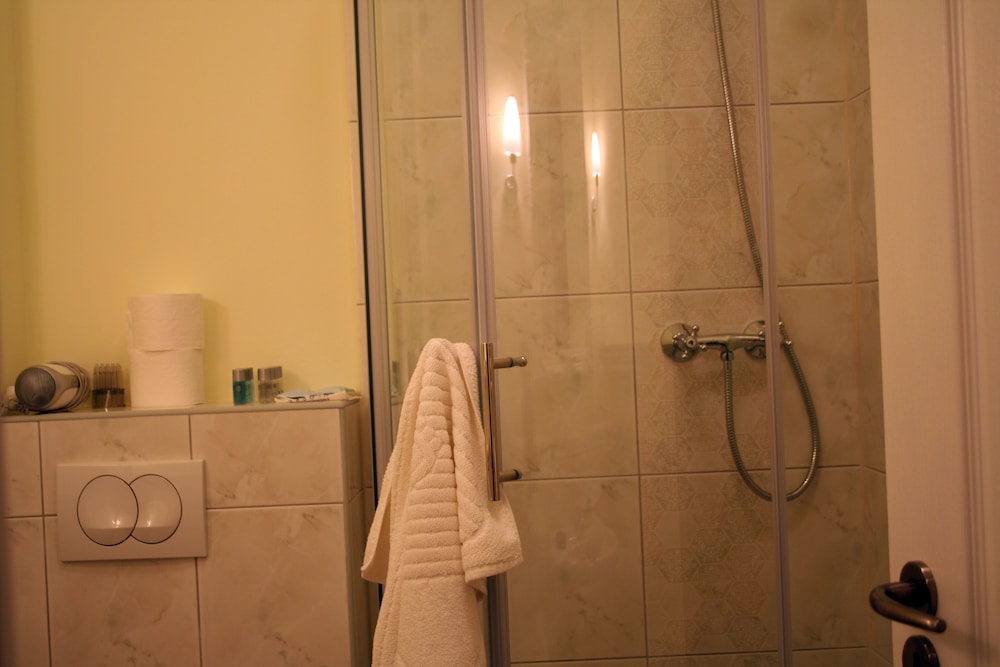 Banica Apartments & Rooms