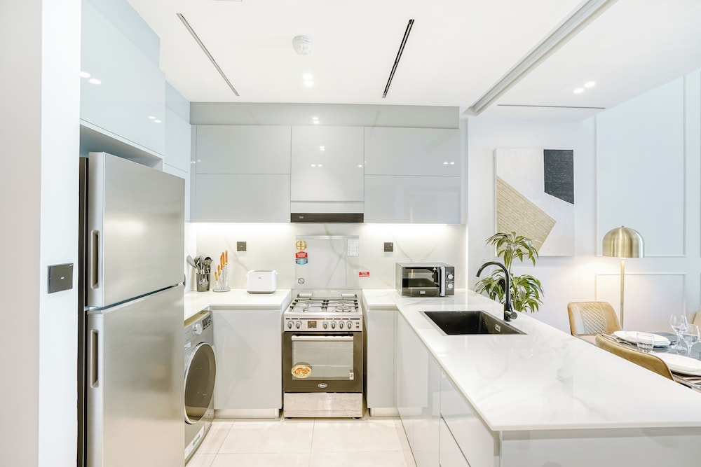 PVH - Exquisite 1BR - Binghatti Canal