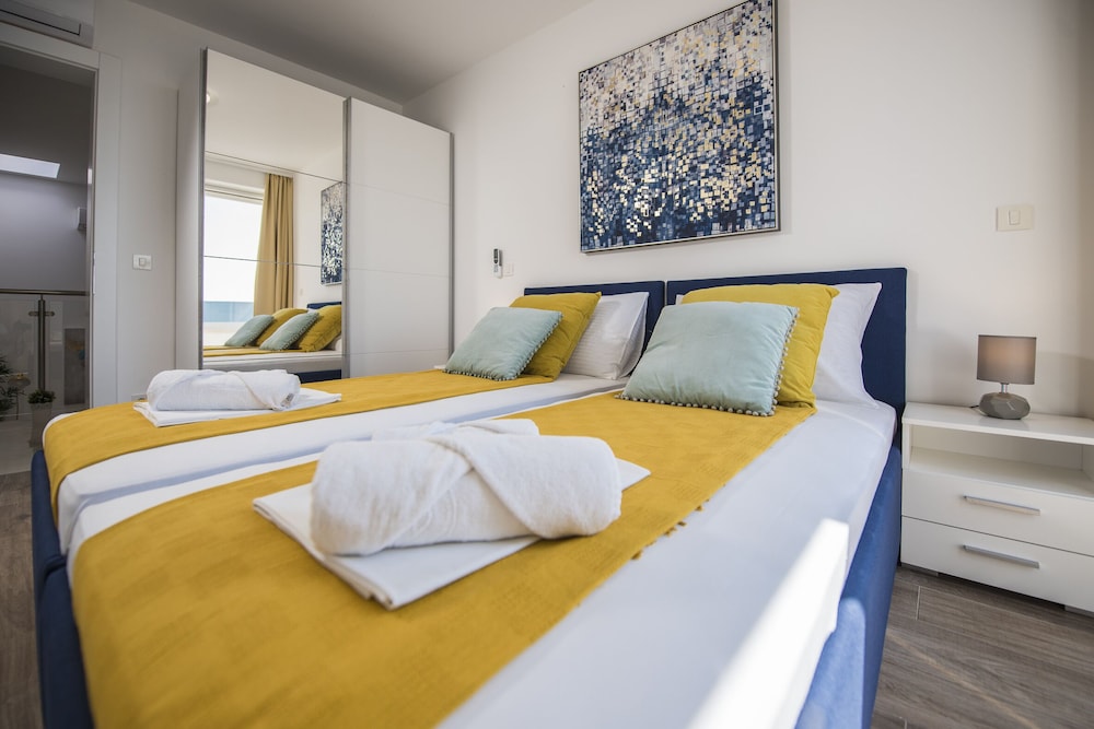Luxury Villas Royal II with Private Pool view 3
