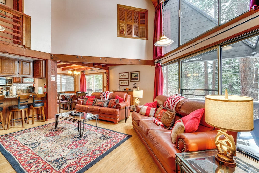 Shuttle to Slopes: Northstar Gem w/ Hot Tub Access