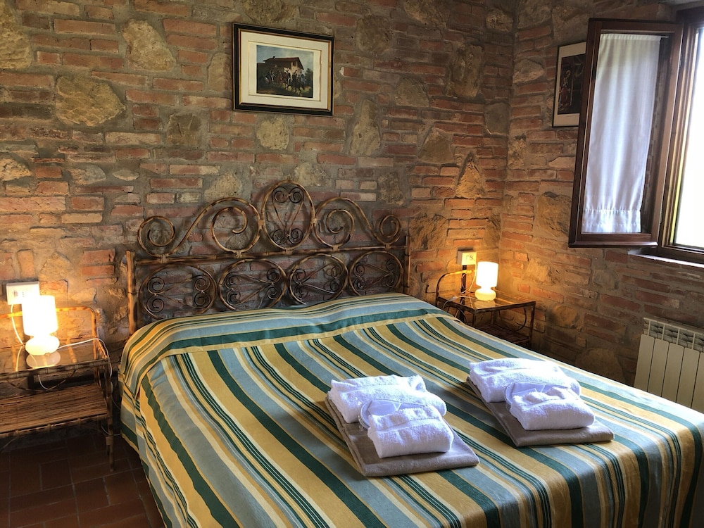 Romola Retreat: Tuscan Escape photo 4