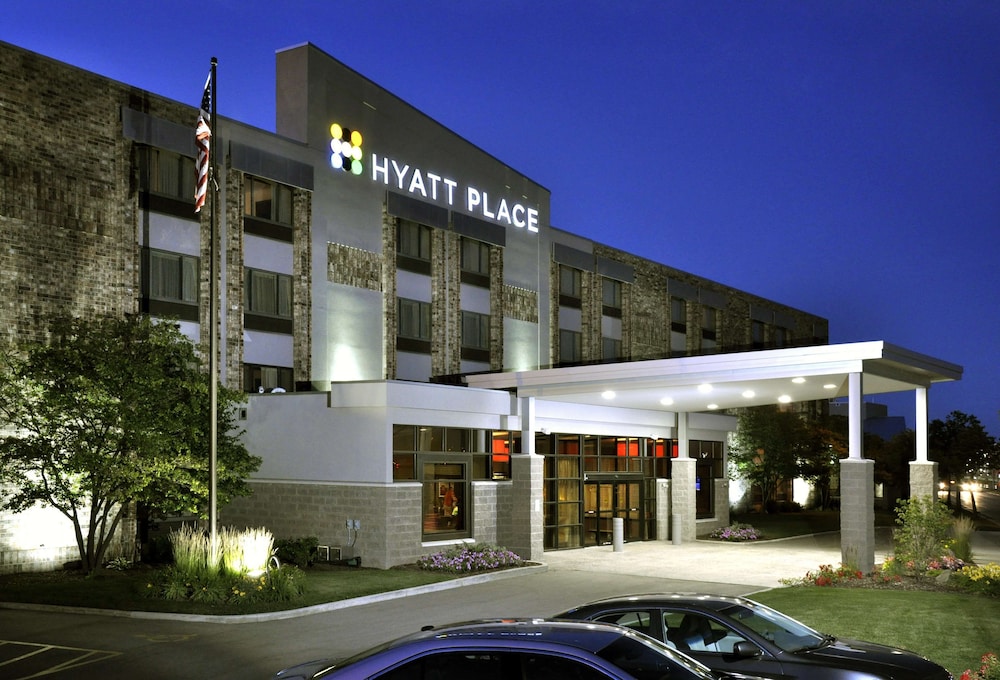 Hotel Hyatt Place Milwaukee Airport - Image 1