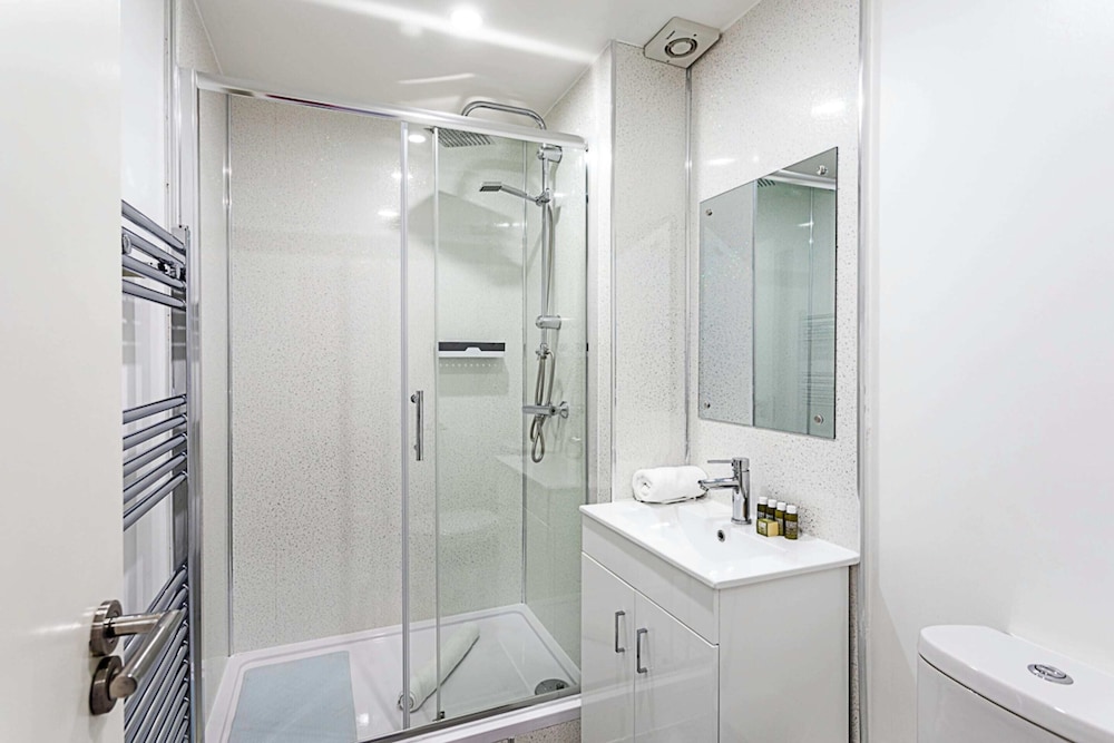 Modern Clapham Apartment