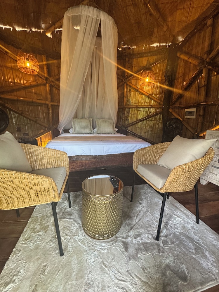 Akasha suites