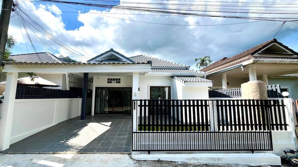 Baiyok Villas Near Kathu Waterfall