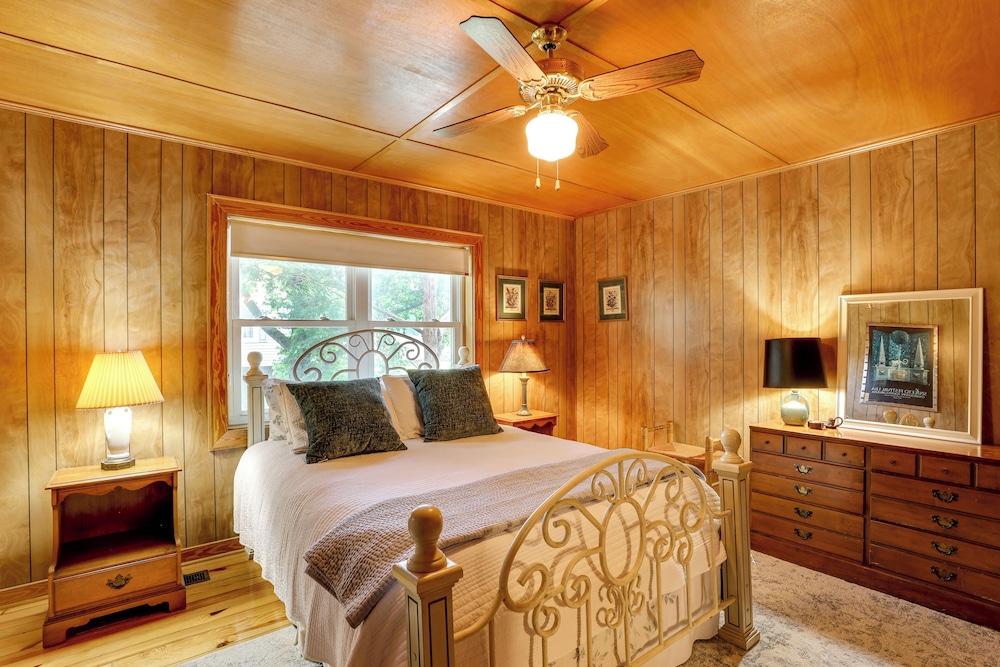 Spacious Riverfront Cottage w/ Dock in Green Pond!