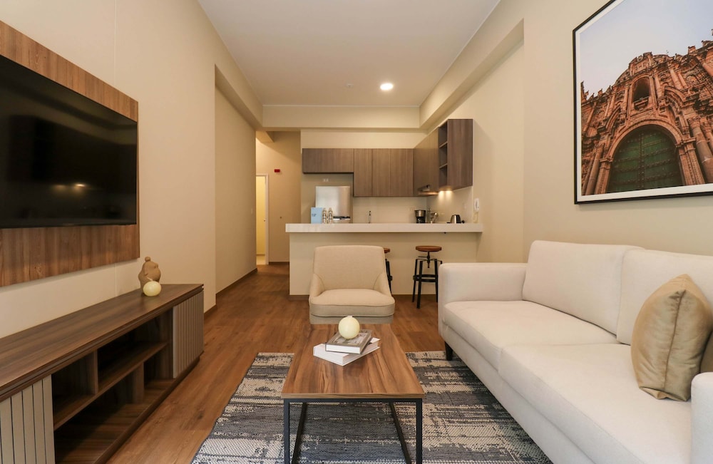 w Beautiful 2BR w Terrace Near Kennedy Park