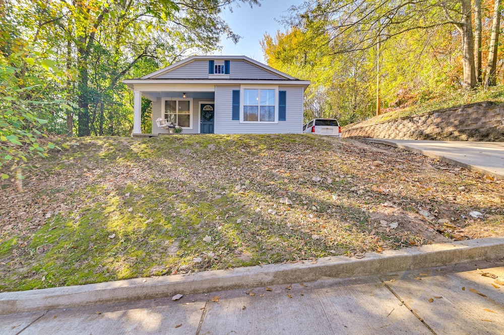 Oxford Vacations - Centrally Located Home  Steps to Oxford Square! - Property Image 5
