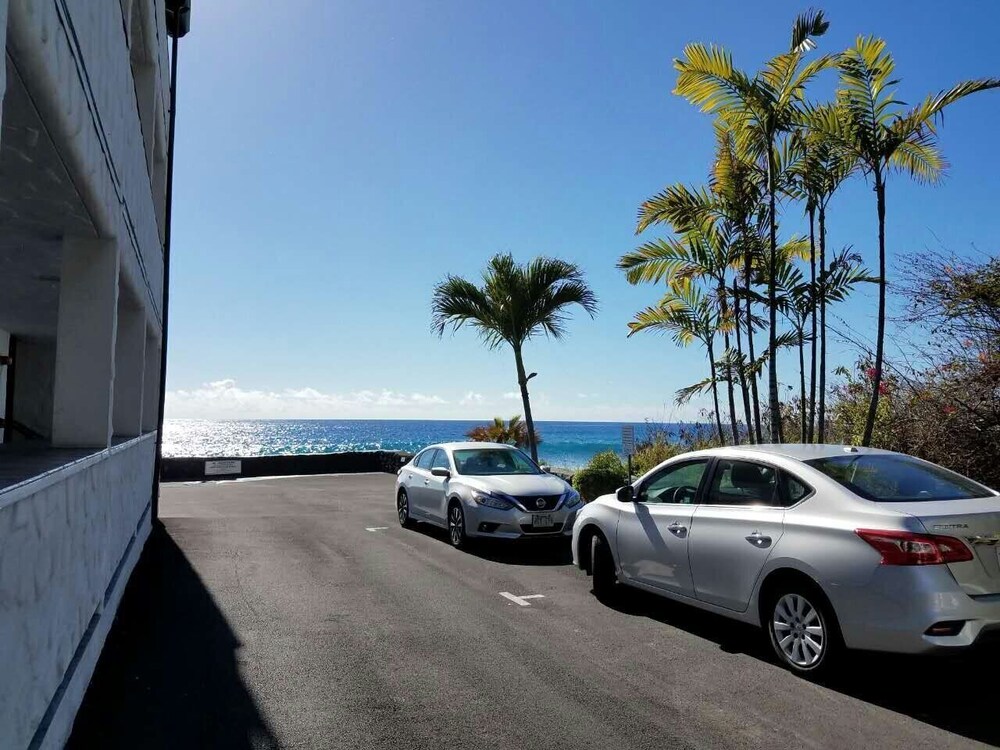 Newly Remodeled - Ocean View - AC - Ground Floor - Vrkcv