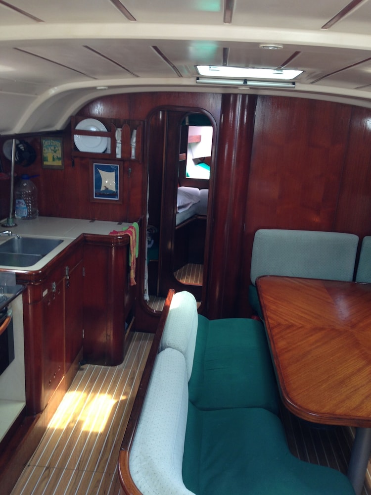 Yacht Yota Bellavita