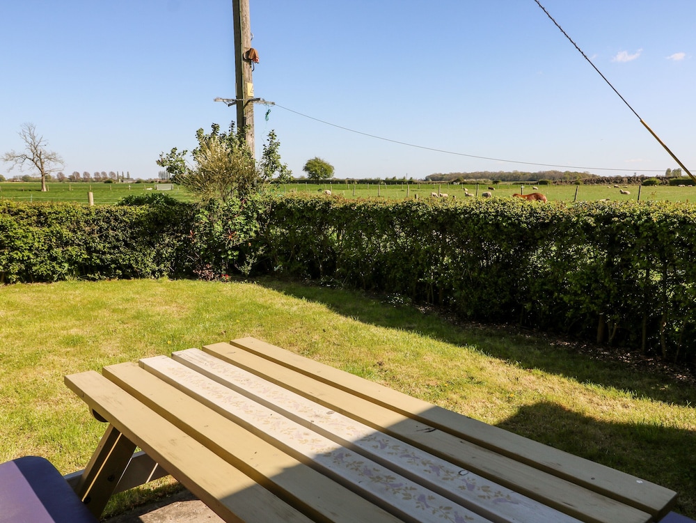 2 Pines Farm Cottages