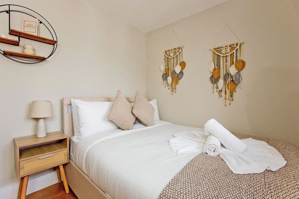 Imperial Hogarth Road Apartment