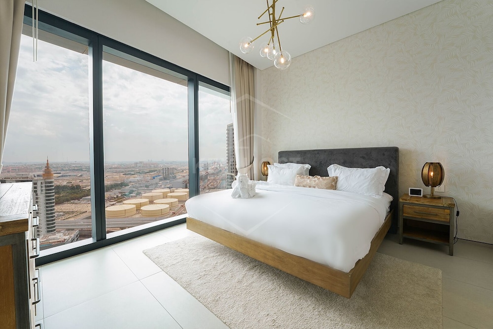 KeyHost - Address Beach Residences