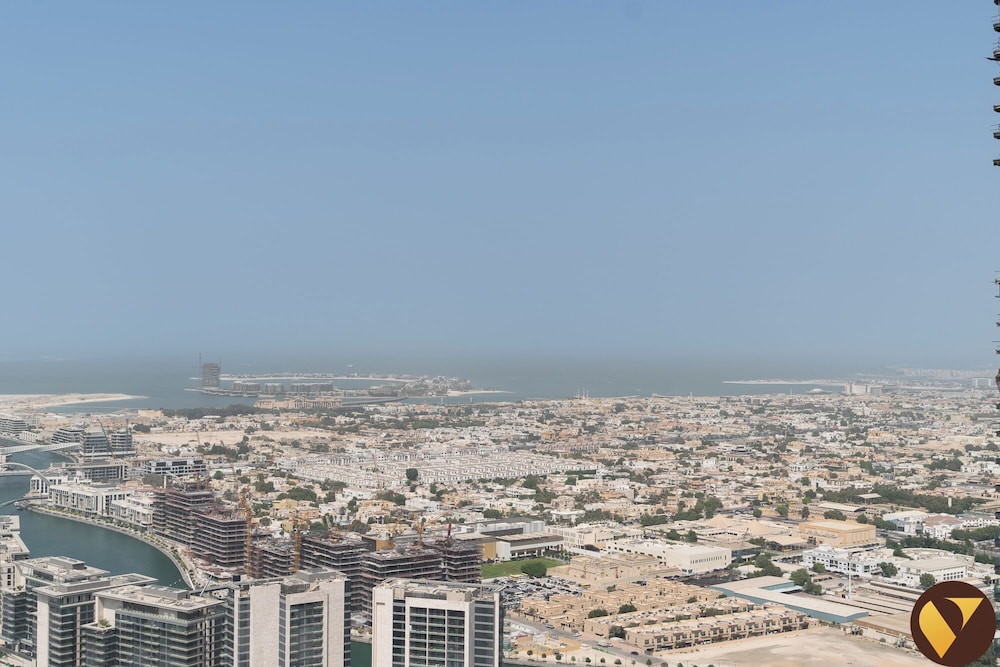 Vogue Business Bay with Sea View Metro