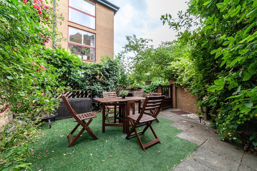 The Wapping Villas