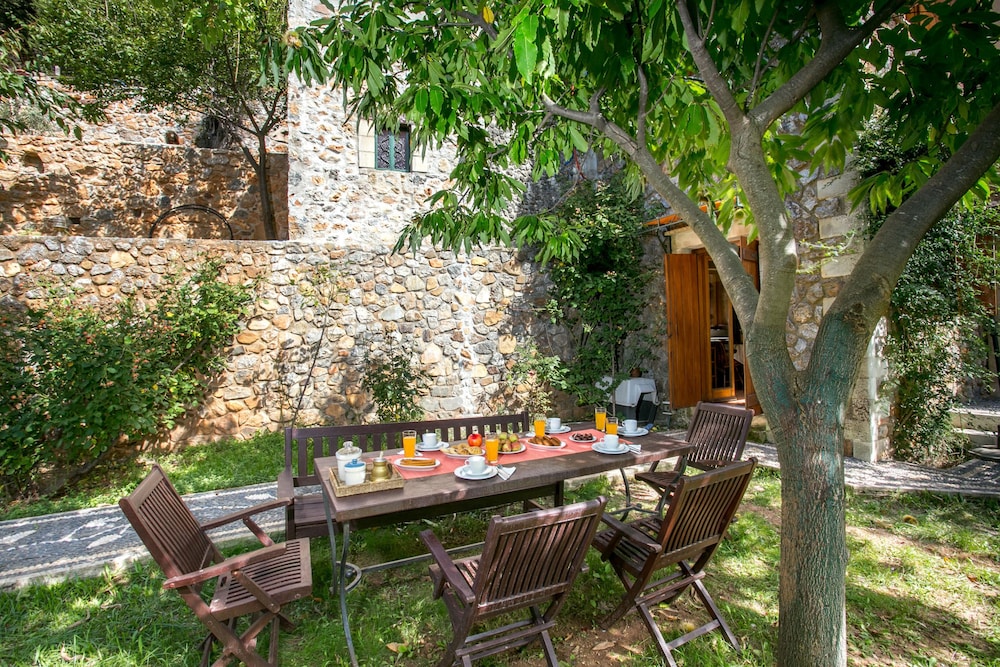 Ifigenia Theriso Village view 3