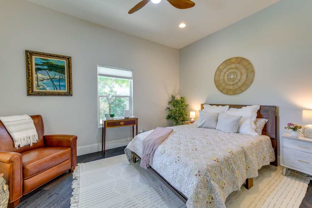 Waterfront Luxury Gilbert Retreat w/ Pool  Spa! - Property Image 2