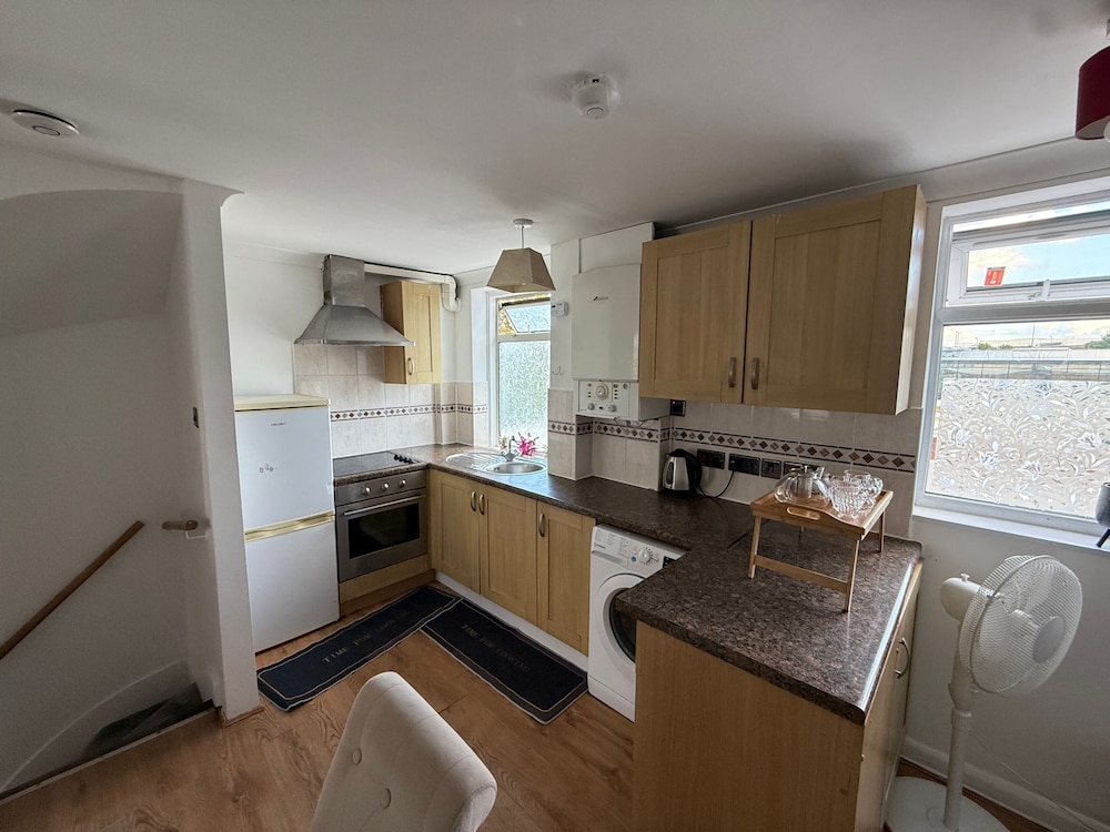 Duplex Sleeps 4 With Pets Allowed