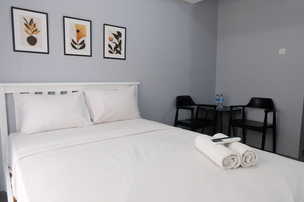 Minimalist Studio At Grand Asia Afrika Apartment, Bandung - 12