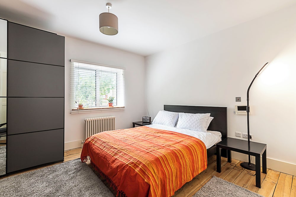 Stylish Chiswick Apartment With a Private Terrace