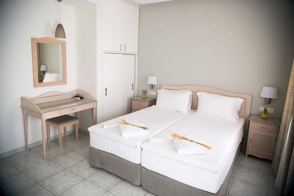 Maria Plomari Apartments photo 5