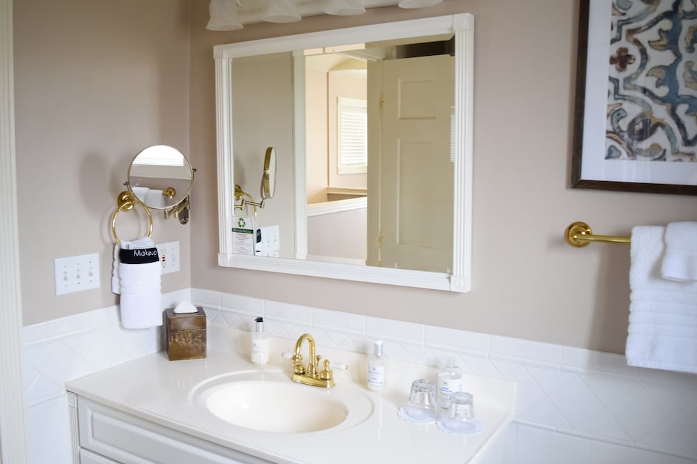 Ashland Vacations - McCall House Boutique Inn - Property Image 32