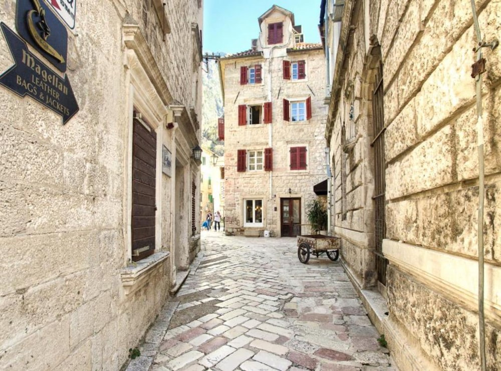 Kotor Old Town Charm Apartment