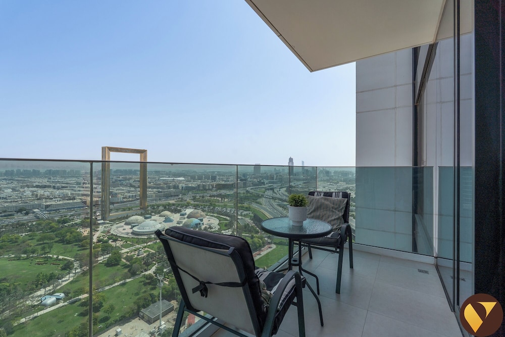 Vogue 2BHK Dubai Frame View Park Metro
