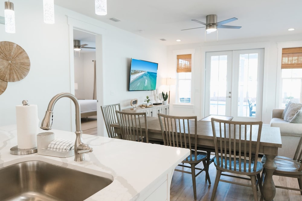 Enclave at Lyndell Lane by Avantstay Private Pool