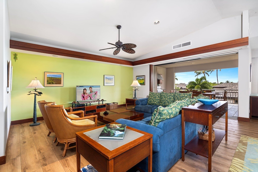 Close to Beaches & Restaurants - Spacious Townhome - Concierge Incl- Vrkcv
