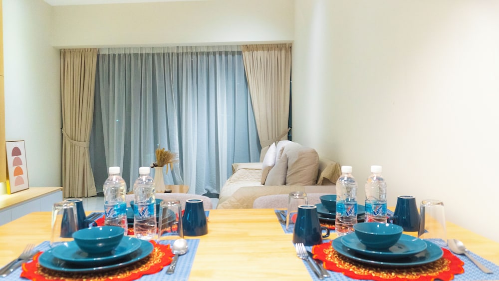 Moonway Luxury Suites At Eaton Residence