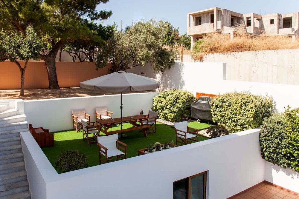 Artemis Spacious Luxury Villa With XL Private Pool